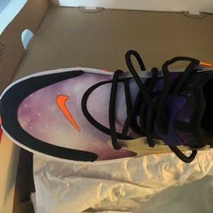 Size 7y Nike galaxy presto
